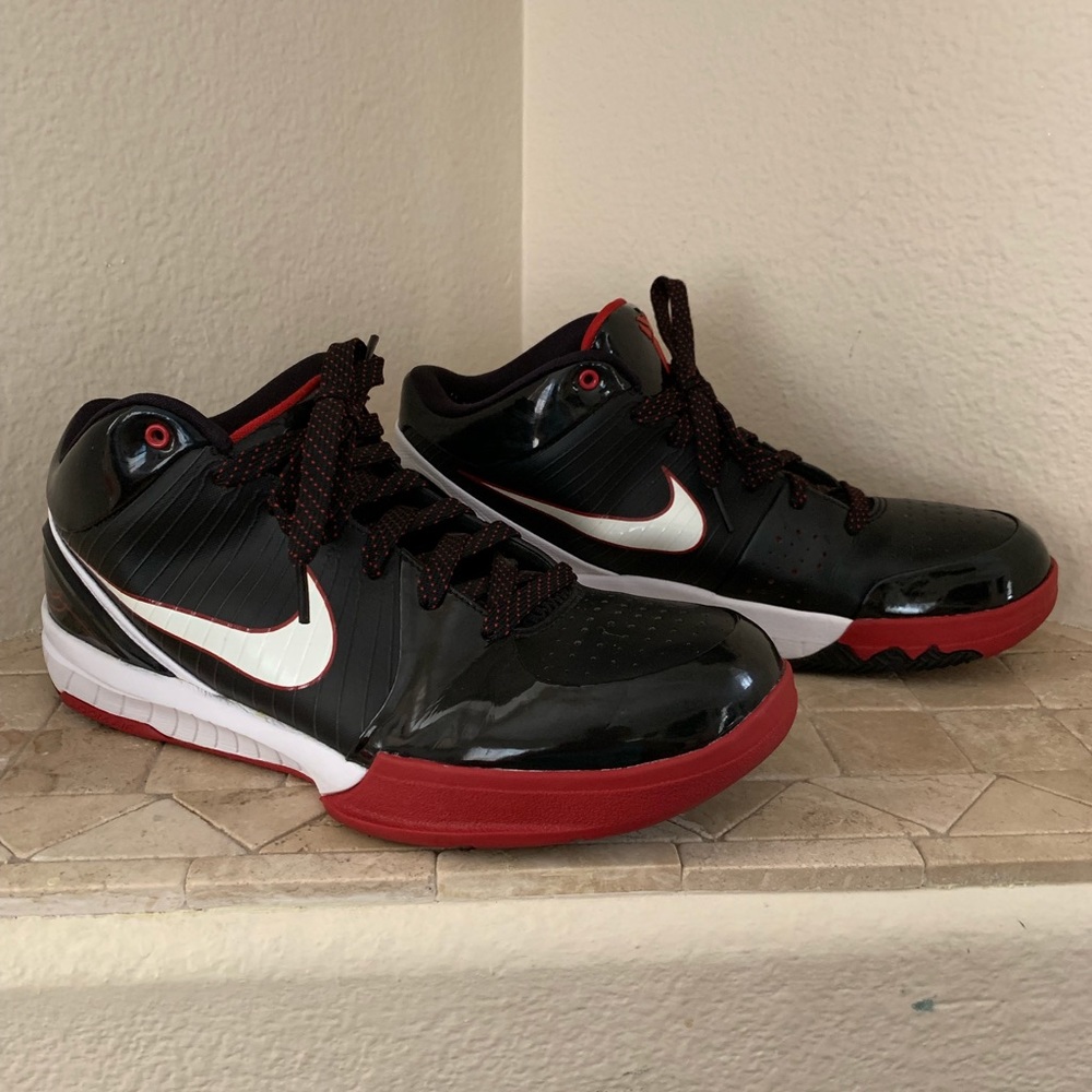 Nike Kobe Zoom 4 Sneakers
